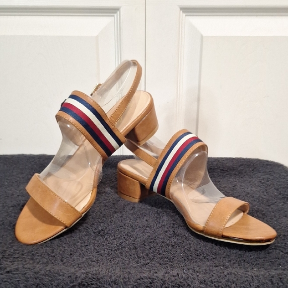 Diva Shoes - Lady Godiva Embroidered Strappy Sandals - 9 - Tan Leather